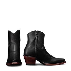 The Daisy in Midnight Calfskin.